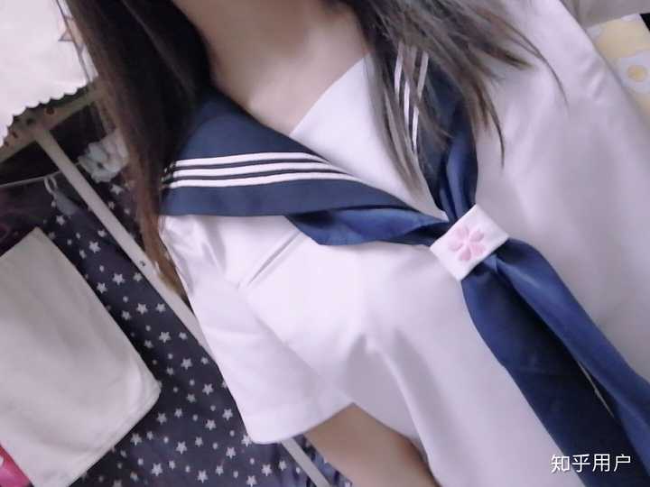 胸大的女生怎么穿 jk 制服好看?