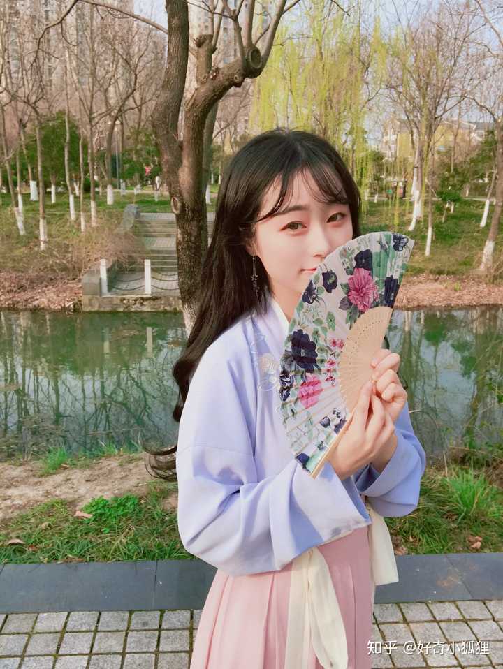 在现实的路上见过日常穿jk制服,lolita,汉服的小姐姐吗?