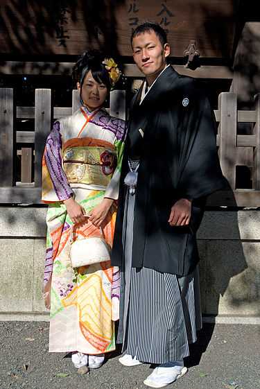 知僚啊.您说日本人节日穿和服.