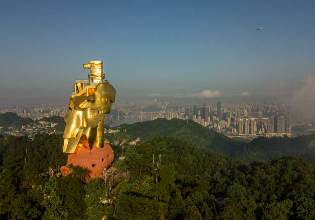 重庆南山大金鹰恢复开放经过一轮重新的装饰后南山大金鹰已恢复开放