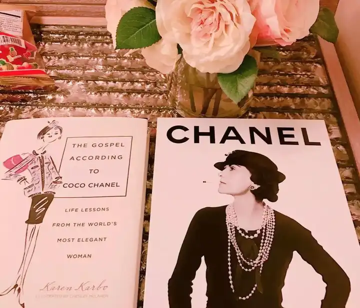 身材火辣,和女儿同框似姐妹,别人猜不出年龄是一种什么体验?