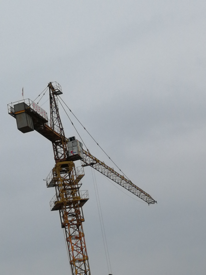 建筑工地的吊塔是怎么建造的?
