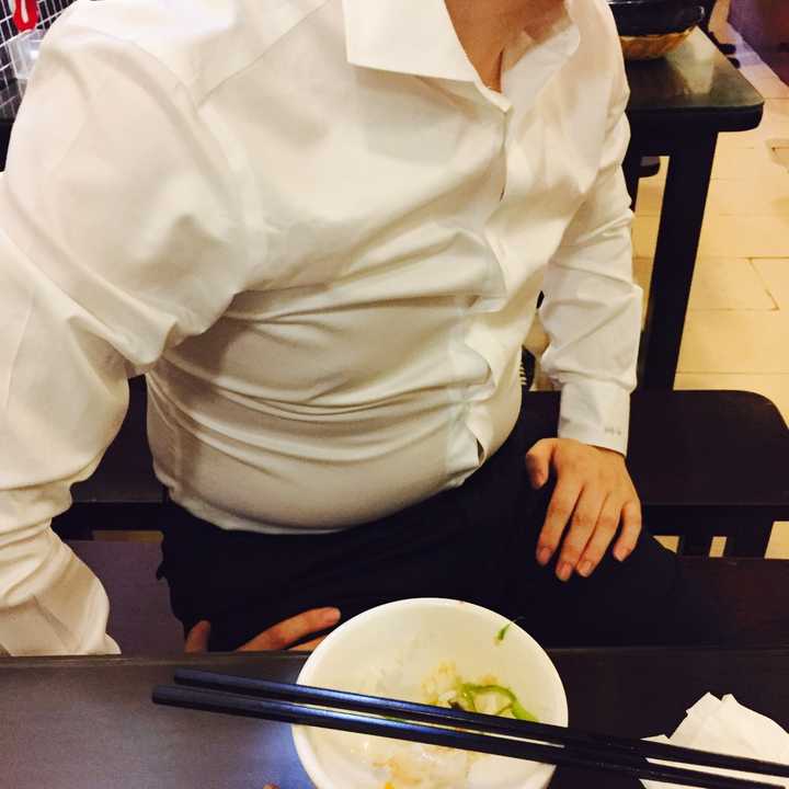 (对比之前的侧面照片,这张真是太惨了,然而大家还怪我把他养胖了)