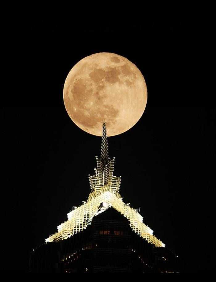 怎么拍摄超级月亮，才能拍出那种大月亮的感觉？