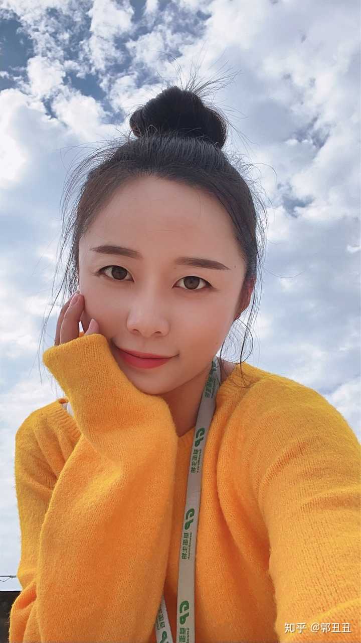 不喜欢带自拍杆和三脚架的小姐姐是如何拍出好看的照片的