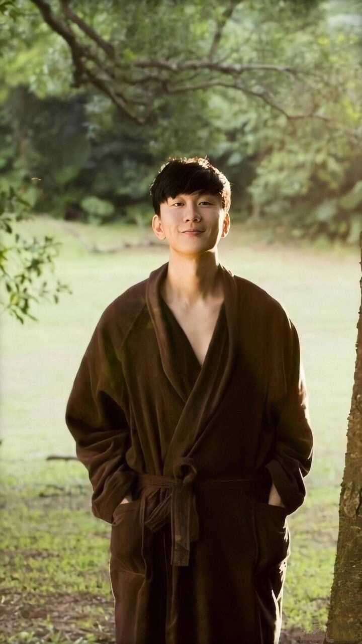 林俊杰有哪些让人舔颜的图?