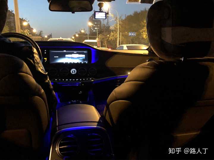 这车维修保养价格比宝马高,所以质保期过后,又续了一年,两万还是几万