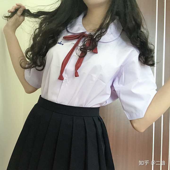 肤色黑穿jk或软妹裙好看吗?