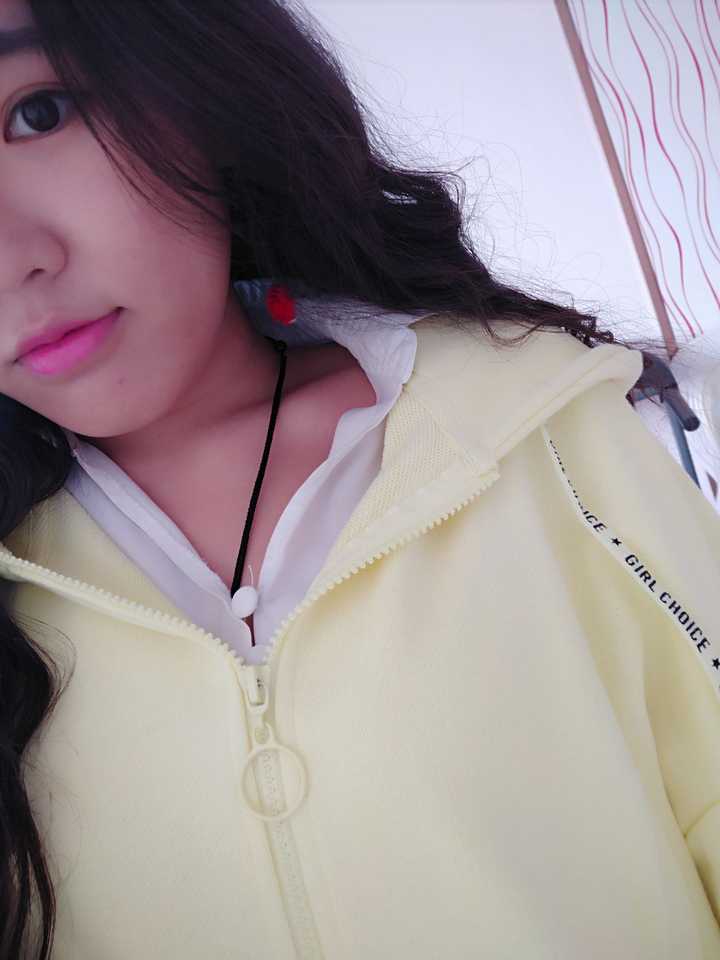 朋友长了一张好看的脸 但是身材简直差到不要不要的 没有全身照 就有