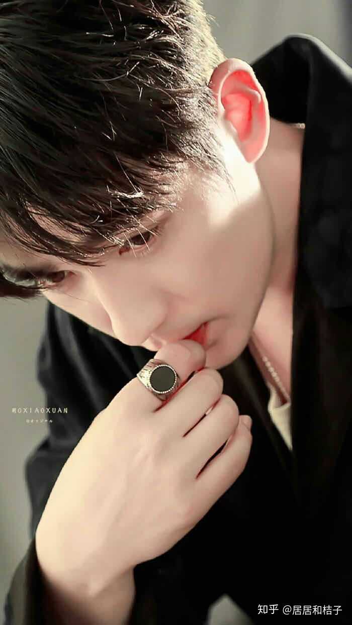 集美们有没有朱一龙的怼脸照片?