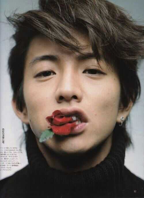 片寄凉太在日本人眼里的长相怎么样啊 因为我觉得他很帅 但不知道日本人对帅的标准是怎样的 求 这是要遮天啊的回答