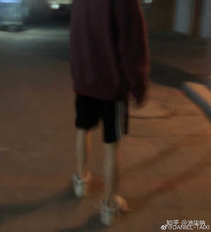 00后男生的腿都是什么样子的?