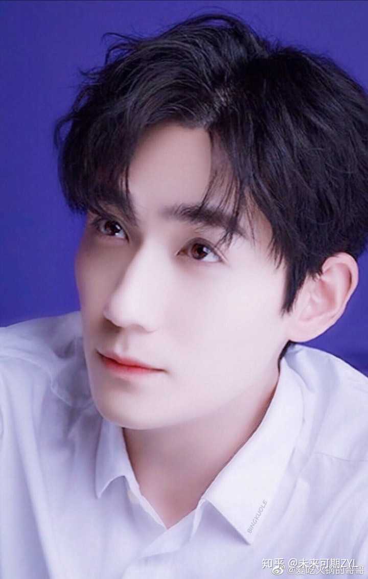 你见过的最好看的男生长什么样子?