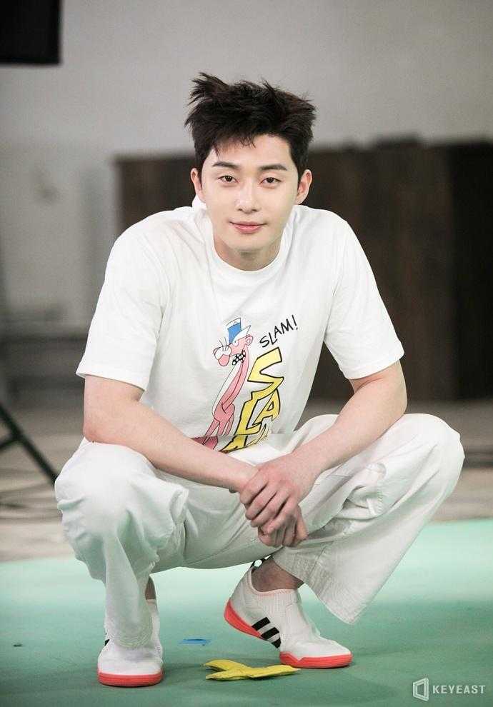 更多简介影人:朴叙俊 / 金智媛 / 安在洪 / 宋昰昀 / 崔宇植 / 金艺玲