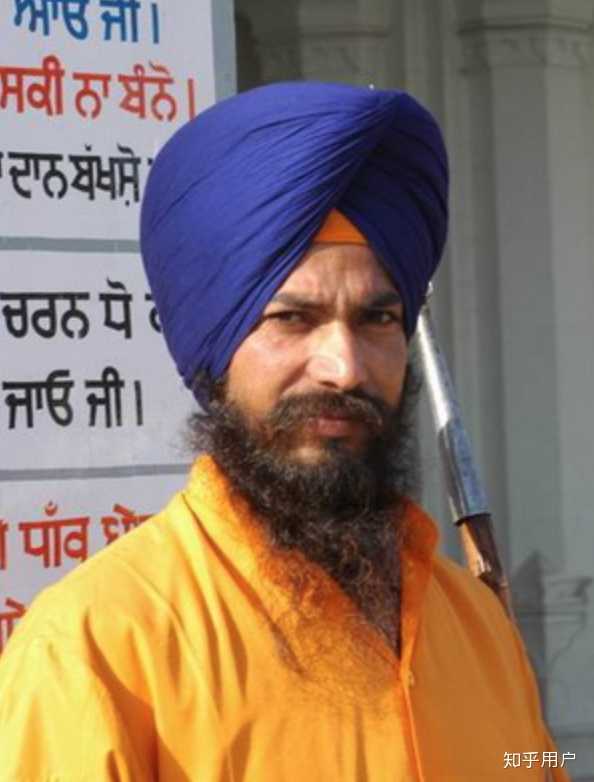 我们对印度人的印象,就是裹着一个大头巾的印度男人.