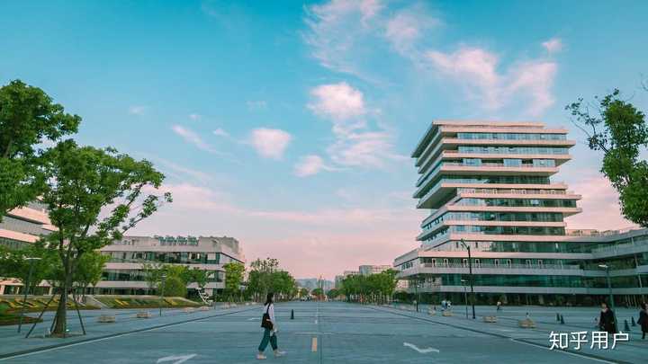 是江西師範大學好還是杭州師範大學好?