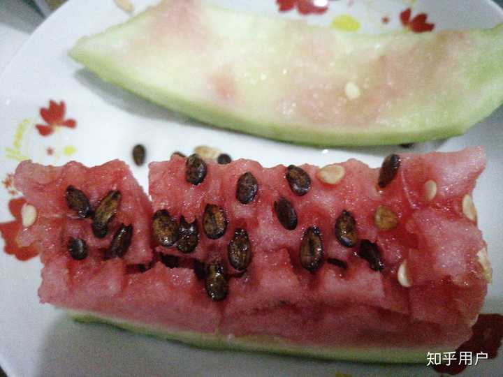 吃西瓜一定要吐西瓜籽嘛?