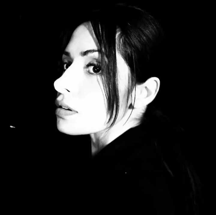 中饰演shaw,因为一句台词被大家叫做"大锤" 【3】quinn shepherd,在