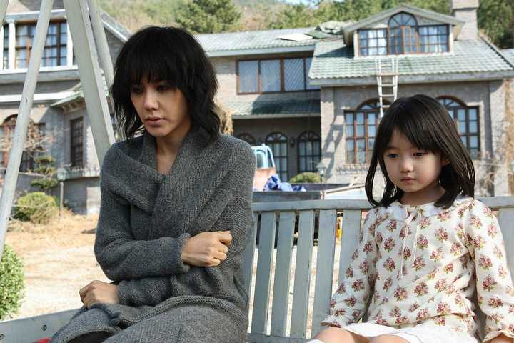 更多简介影人:赵震雄 / 金花媛 / 柳承龙 / 朴萨朗 / 李道京 / 李龙女