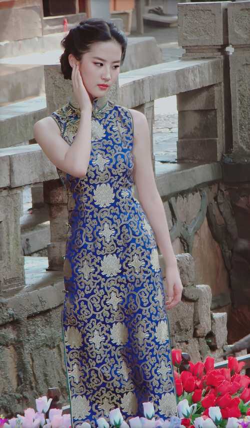 有哪些刘亦菲穿旗袍的照片?