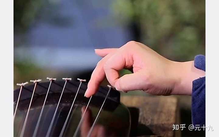 古琴指法挑必须用中指支撑弦上吗?用无名指支撑弦可不可以?