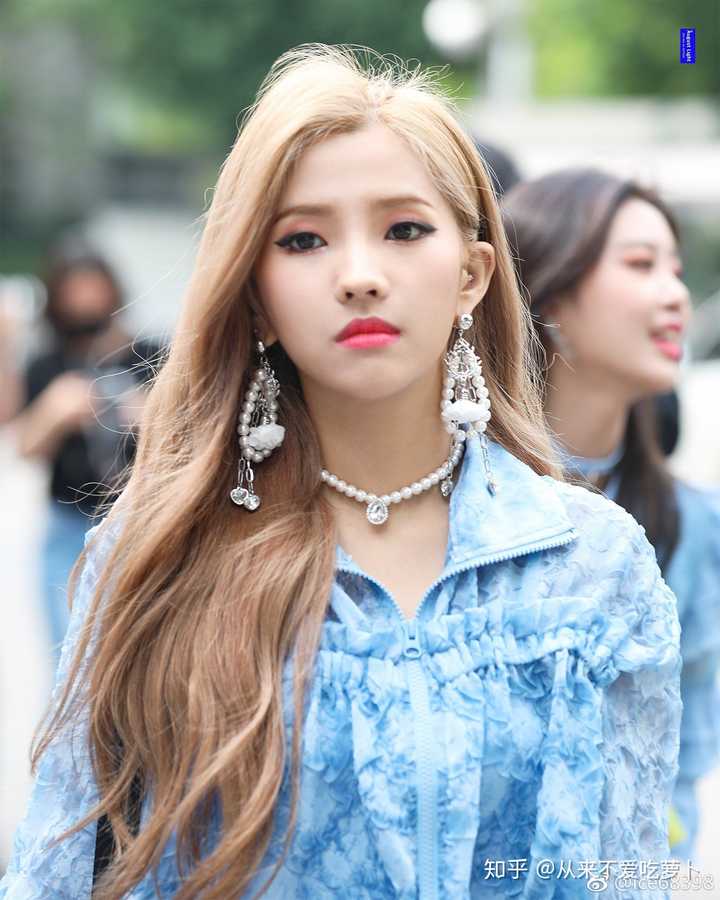 有哪些不是粉也会保存的韩国爱豆图片?