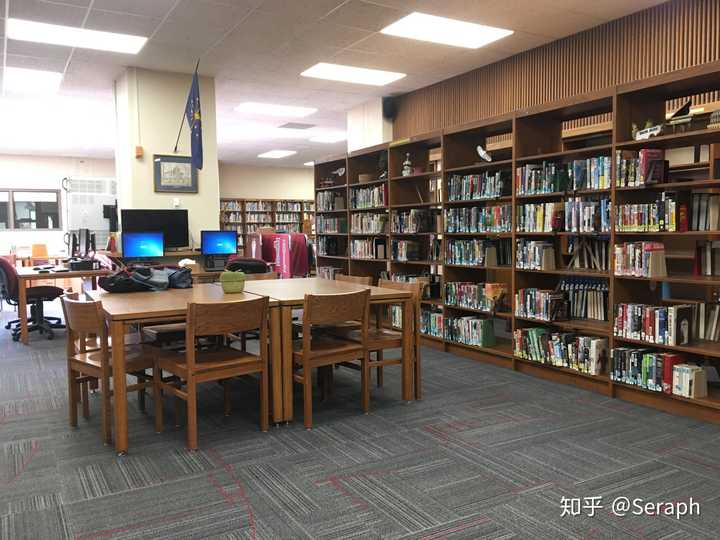 學校的圖書館