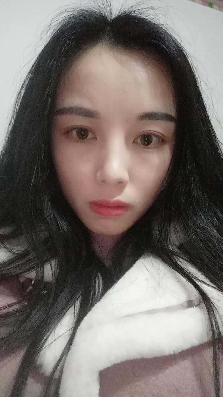 发际线高的女生能留中分么?