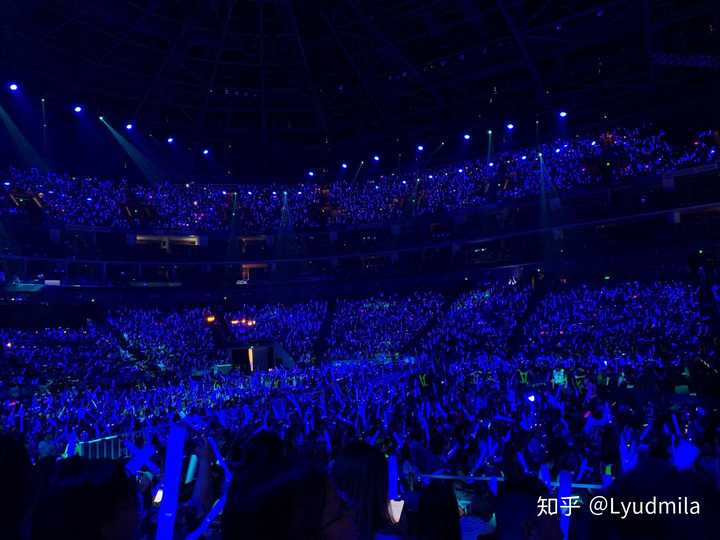 6.15的is blue演唱会现场一万一千人 附几张昨天的蓝海(侵删)