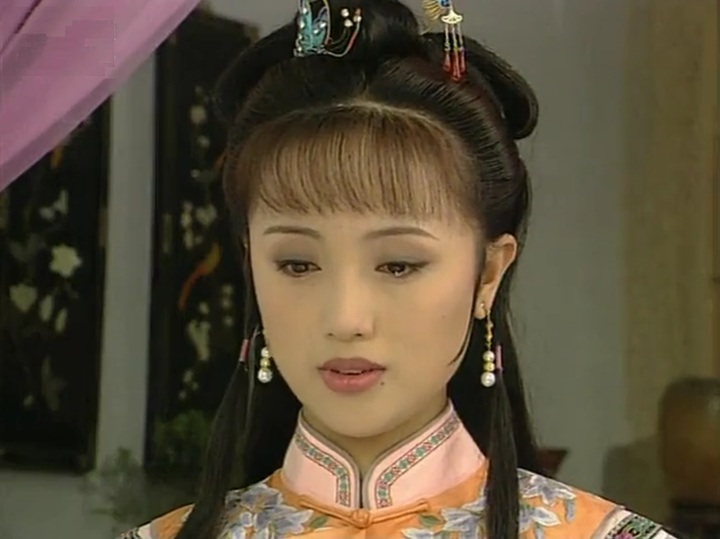 6,杨若兮 《康熙微服私访记》 第一部的坠儿和第三部中一人分饰两角的