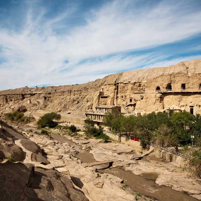 主要有如下几个石窟:莫高窟(千佛洞),西千佛洞,榆林窟(万佛峡),东千佛