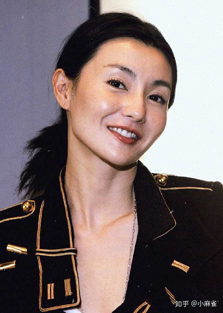 大家都說張曼玉是美女,但是我覺得張曼玉並不漂亮呀,反而有點醜,難道