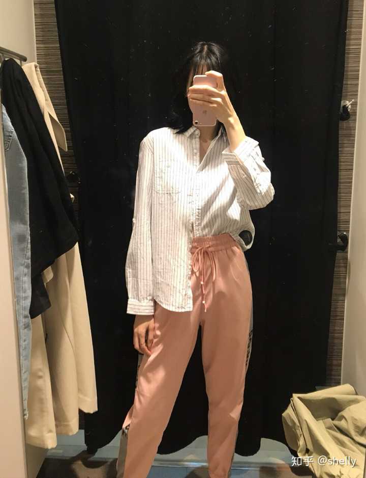 比较瘦的人怎么穿衣能显得时尚大方?