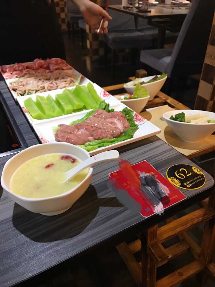 一个人吃火锅是一种什么样的体验?