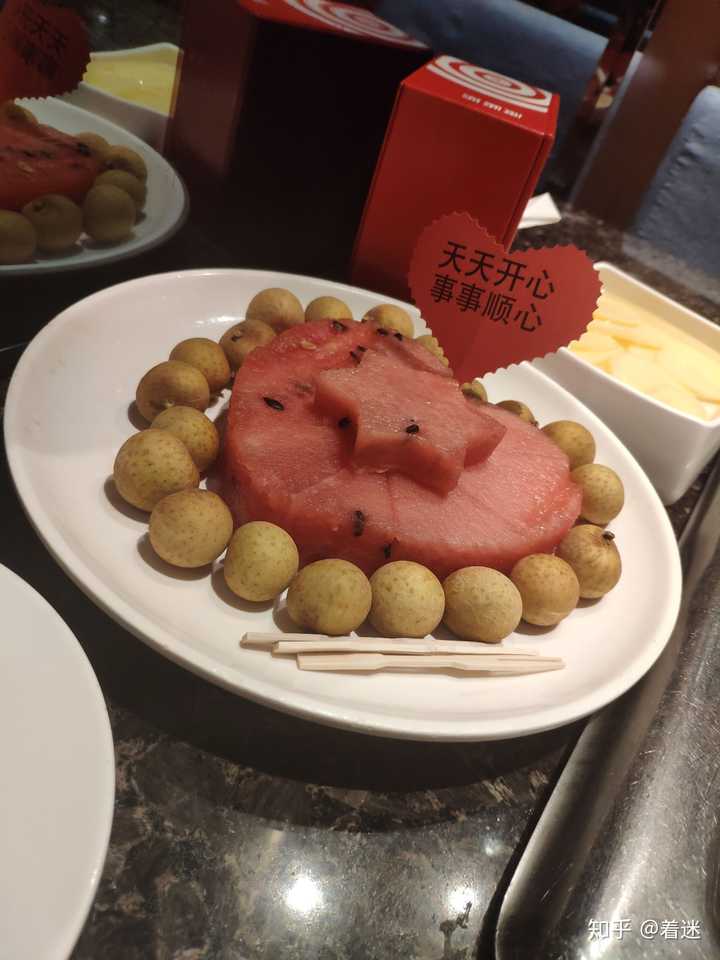 一个人吃海底捞是种什么样的感受?