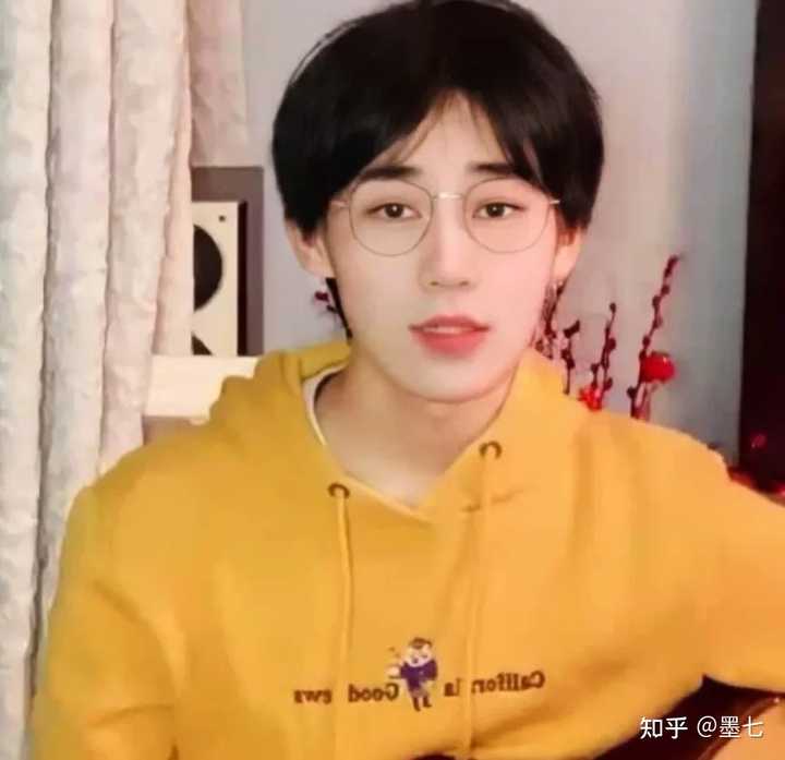 张真源长得丑 张真源不好看 张真源太丑了吧