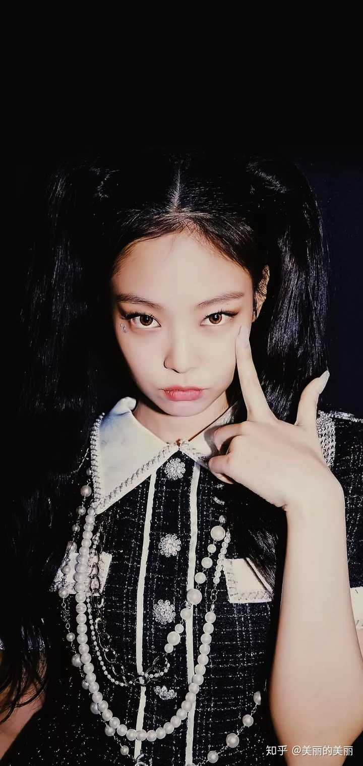 怎么评价blackpink jennie的身材?