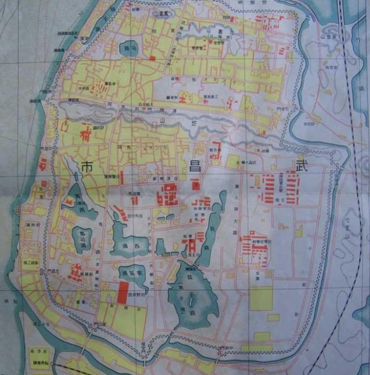 注意到黄鹤楼其实在一座山上,此山称为蛇山,贯穿古武昌全城,放个1939