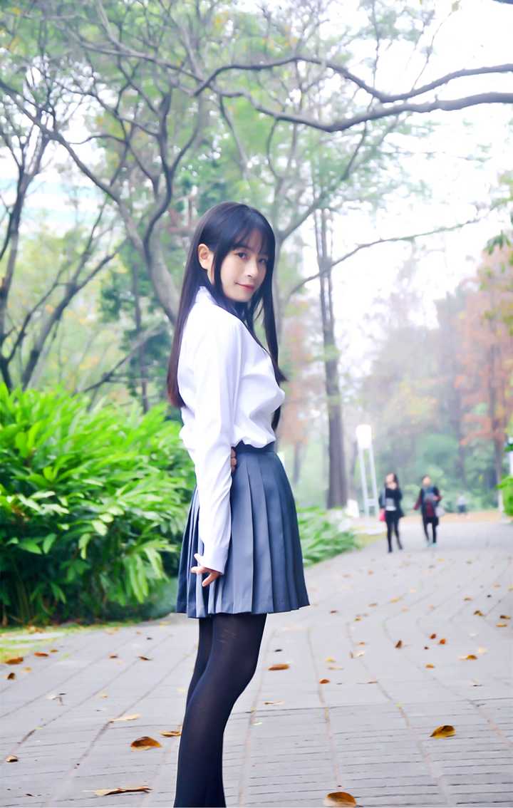 大学女生想日常穿jk制服,这种想法需要克制吗?