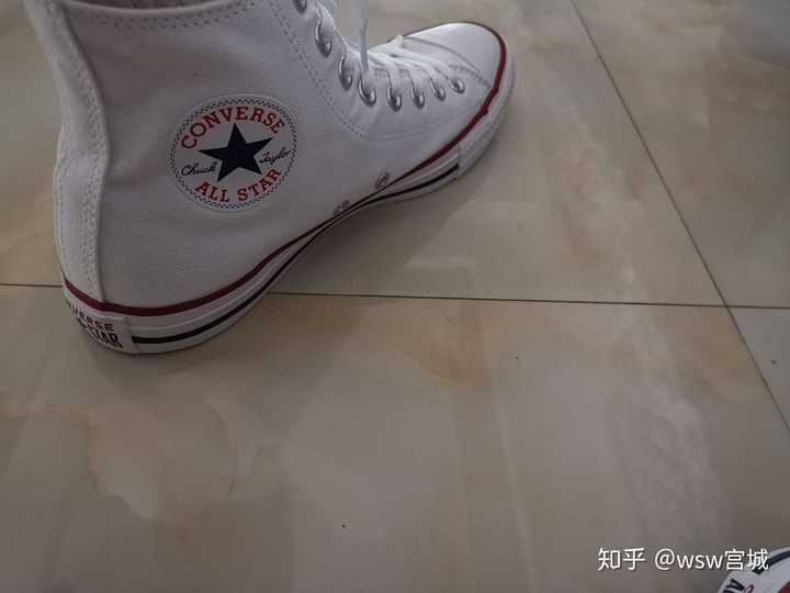 脚宽的人穿匡威是什么体验?