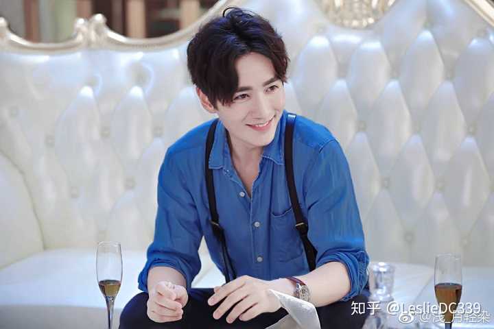 有没有人可以分享一下朱一龙笑起来的图片?