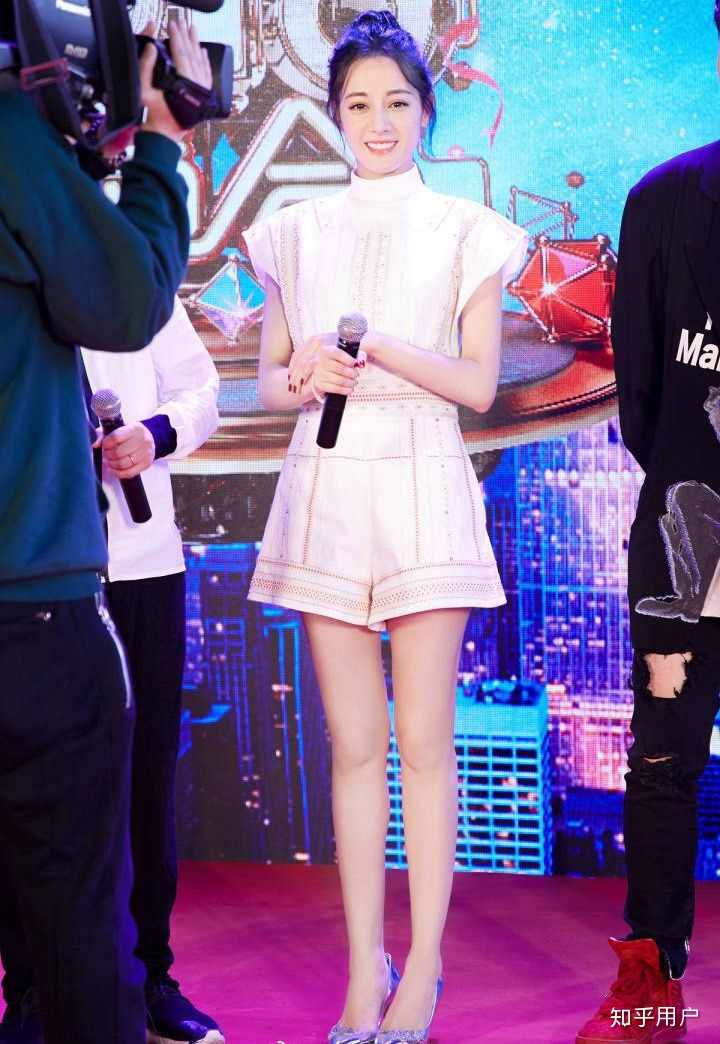 中国女明星里谁的腿特别好看?