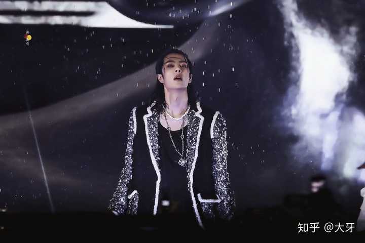 如何评价王一博2020跨年演唱会舞台?