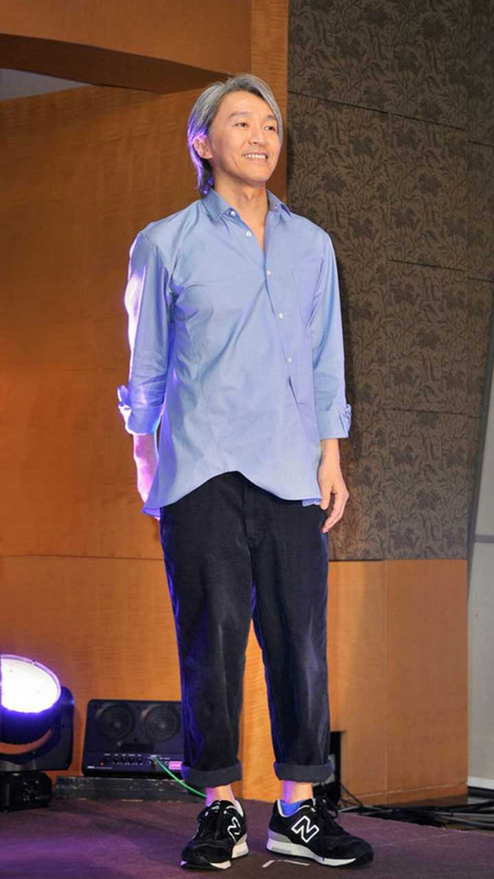 客观的说周星驰帅不帅,是什么级别的,和刘德华谢霆锋相比呢?