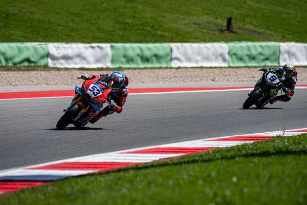 你认为“张雪机车”的故事适不适合拍成电影？哪些演员合适？