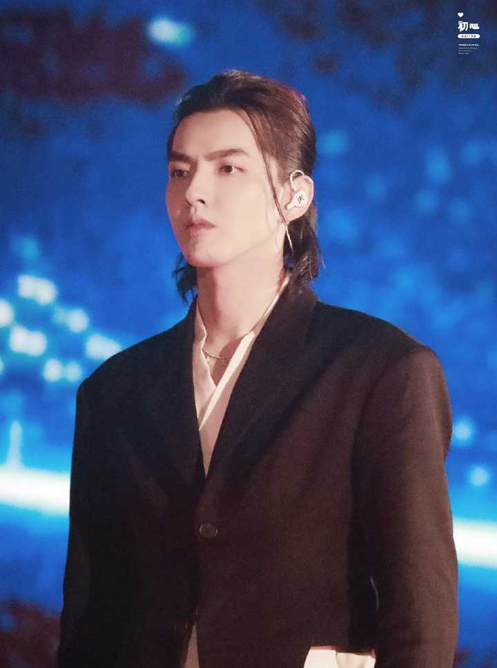 如何评价吴亦凡在《618超拼秀》中的演唱?