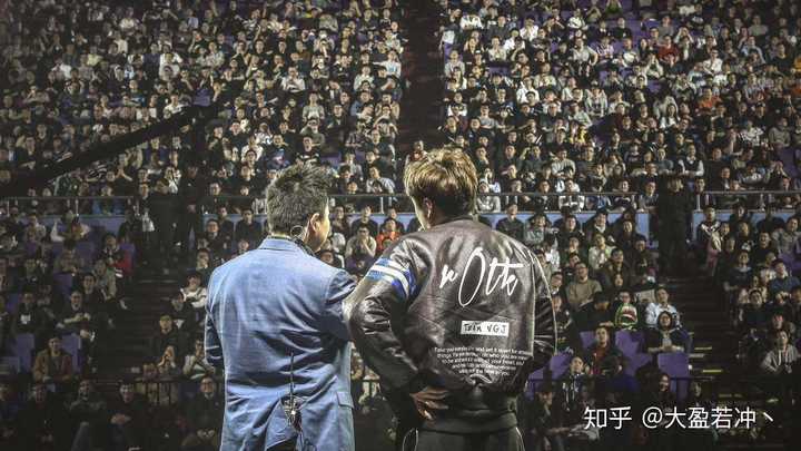 rotk最后的背影,这件队服也是我觉得最帅的队服