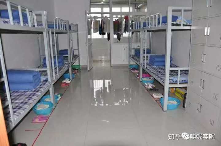 准备复读,现在纠结两所学校,一所是潍坊超然中学,一所潍坊行知学校