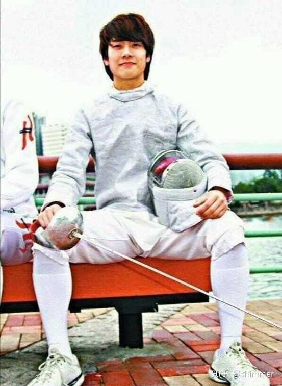 王嘉尔运动员时期照片图片