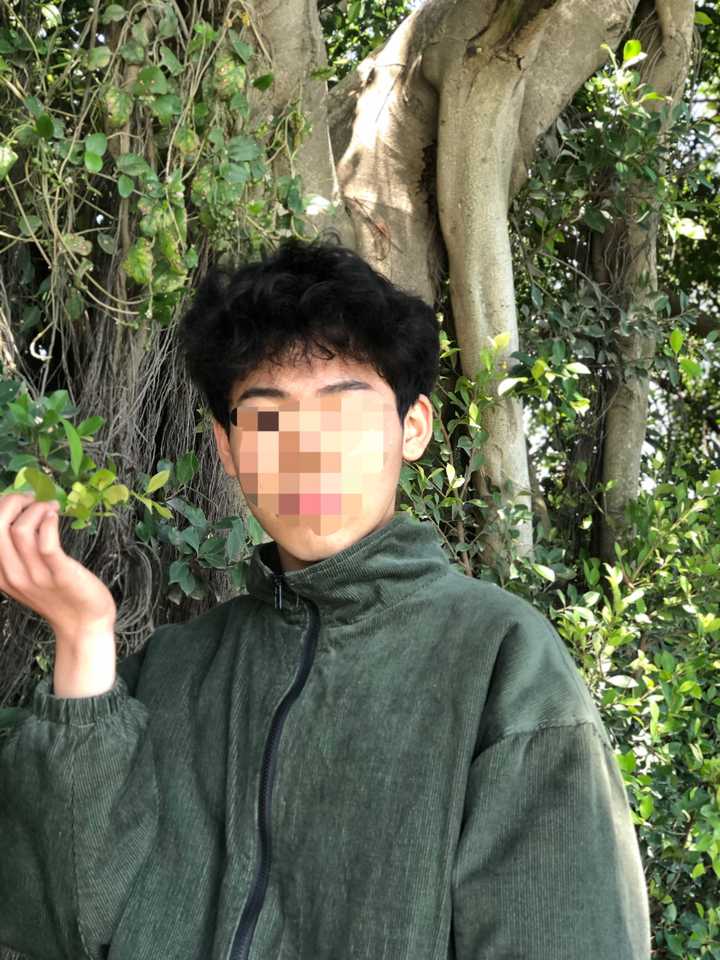 有哪些适合自然卷的发型(男生?